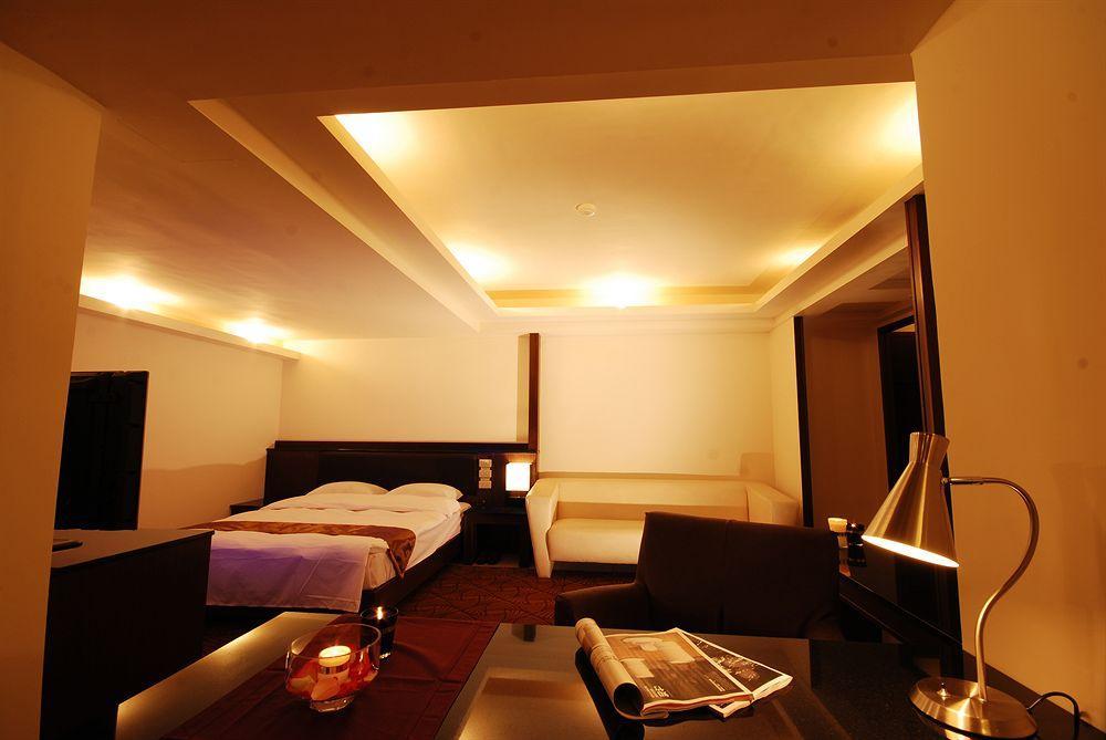 The Enterpriser Hotel Тайчжун Экстерьер фото