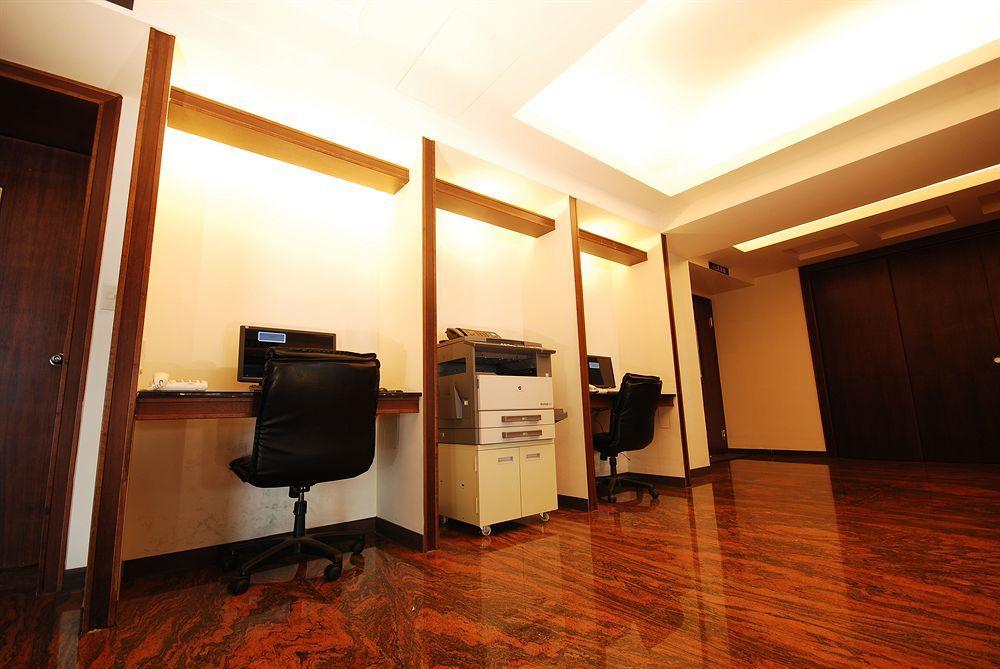 The Enterpriser Hotel Тайчжун Экстерьер фото