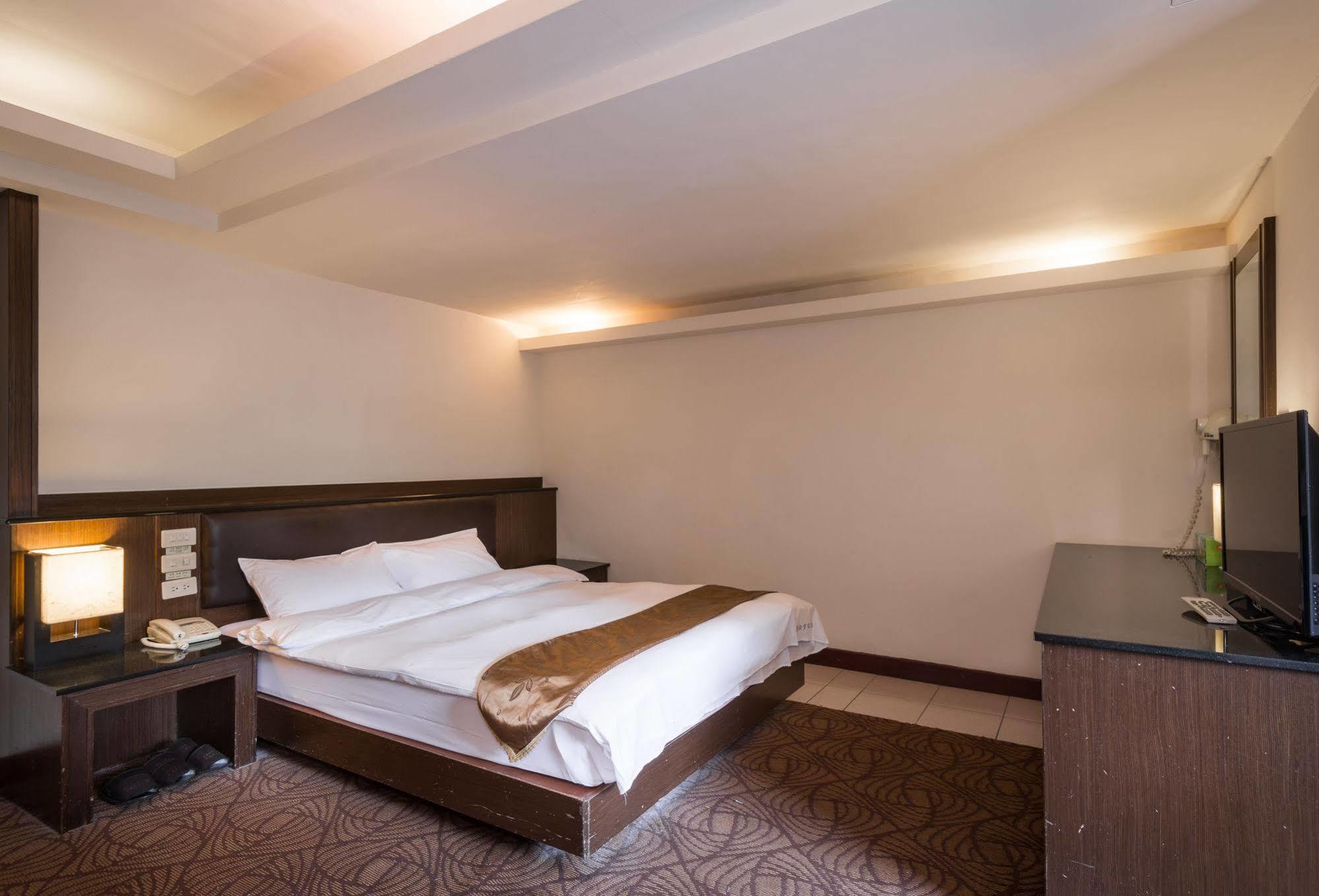 The Enterpriser Hotel Тайчжун Экстерьер фото