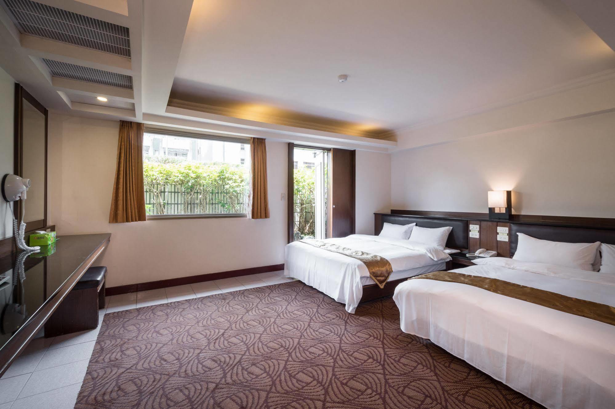 The Enterpriser Hotel Тайчжун Экстерьер фото