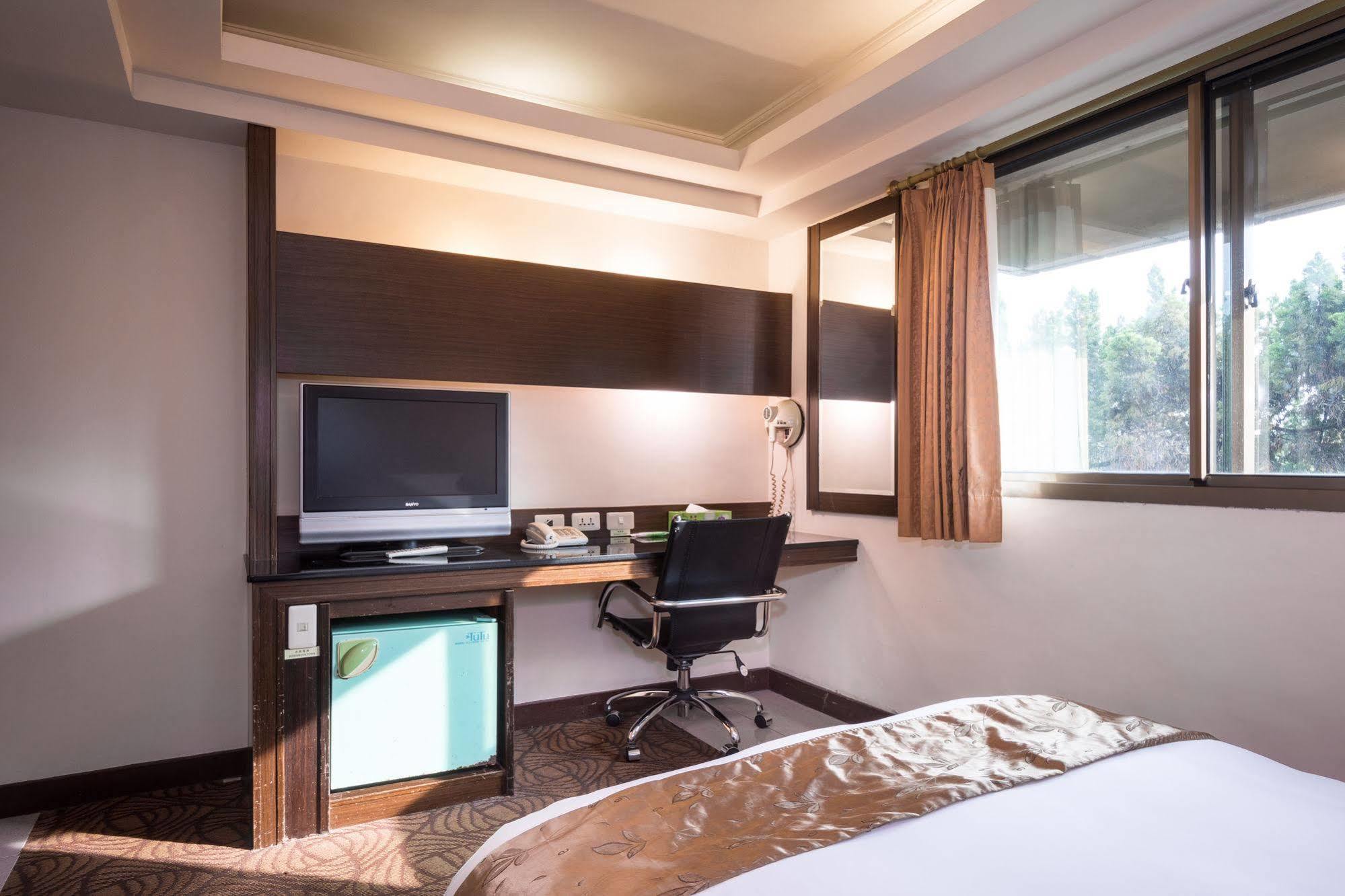 The Enterpriser Hotel Тайчжун Экстерьер фото