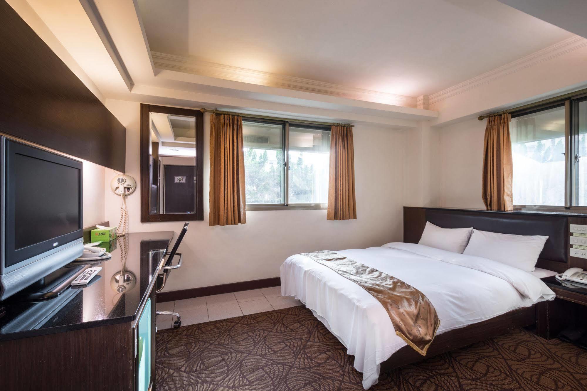 The Enterpriser Hotel Тайчжун Экстерьер фото